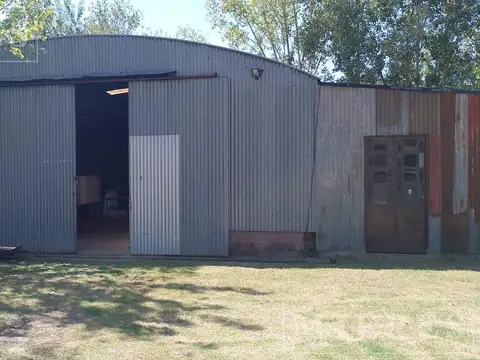 Galpón en venta de 355m2 cub. en lote de 2793m2 en Benavidez