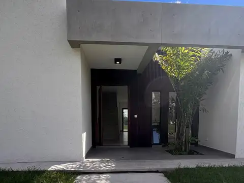 Casa en Venta en Santa Elisa, Pilar del Este, Pilar