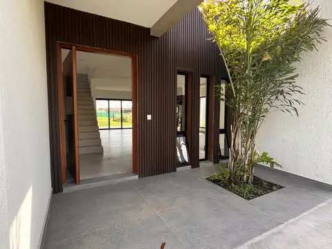 Casa en Venta en Santa Elisa, Pilar del Este, Pilar