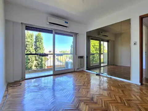 Venta departamento 2 ambientes con balcón en Agronomia