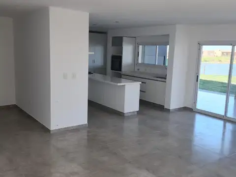 Casa en Venta en San Sebastian, USD 230.000