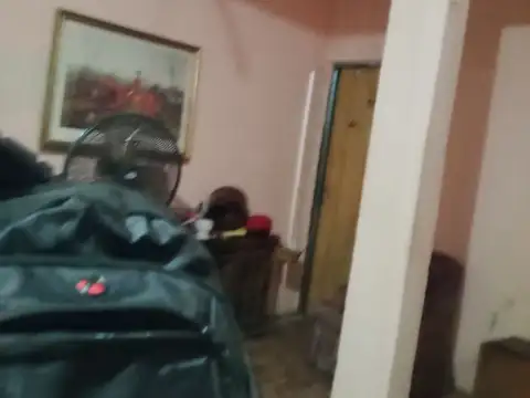 CASA 5 AMB EN VENTA C/PARQUE BOSQUES. IDEAL QUINTA