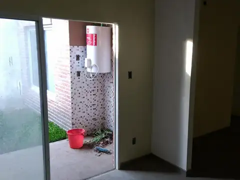 Depto Tipo Casa en Venta en Villa Ballester, USD 59.000