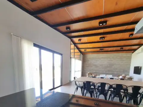 Casa 3 ambientes con 2 baños