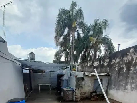 Casa 4 ambientes con 1 baño