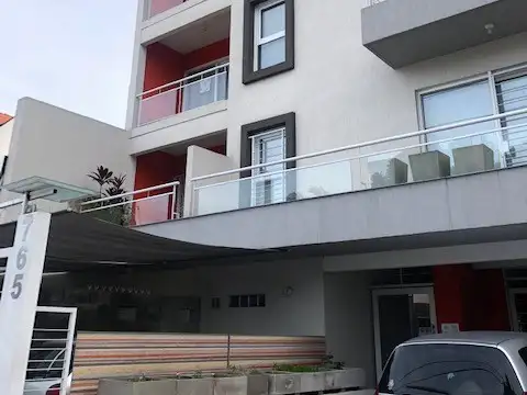 Av 3 De Febrero 700, Piso 3