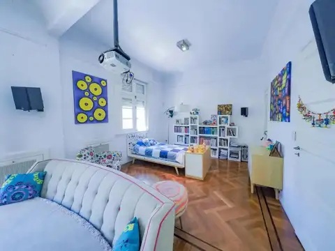Casa 7 ambientes con 4 baños