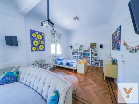 Casa 7 ambientes con 4 baños