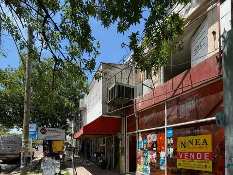 Amplio Local comercial frente a Hospital Perrando!