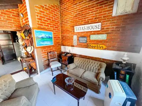 Casa 7 ambientes con 2 baños