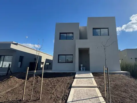 Casa en Venta en Pilar, USD 245.000