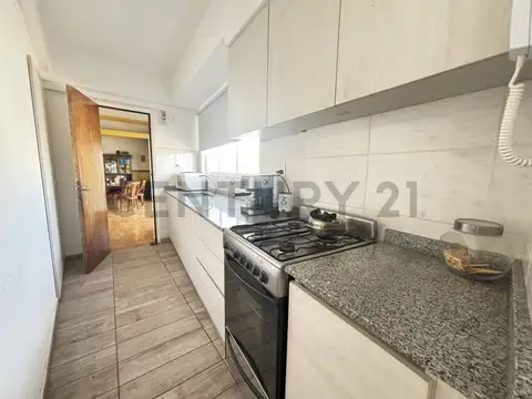 Departamento 4 ambientes con 2 baños