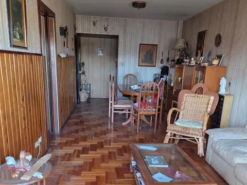 Departamento 5 ambientes con 2 baños