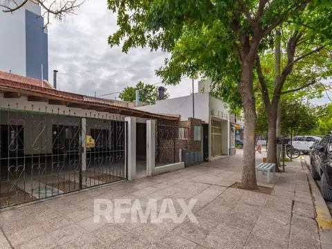 Oficina 10 ambientes con 5 baños