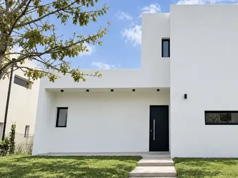 CASA EN VENTA EN SANTA LUCIA - PILAR