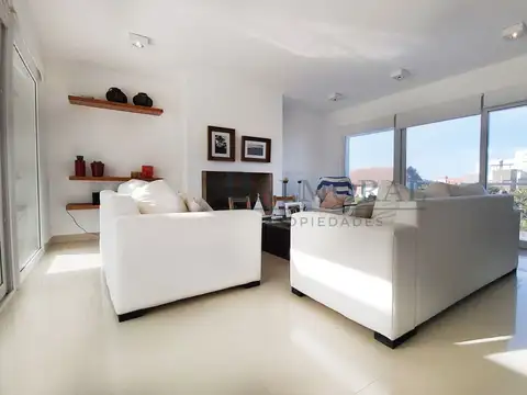 Casa 4 ambientes con 4 baños