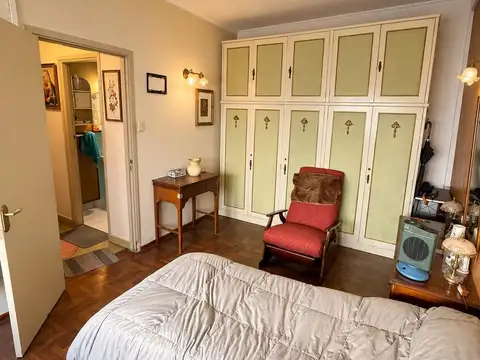 PH DE 3 AMBIENTES CON LOCAL EN VENTA