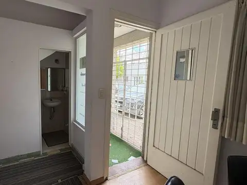 Casa Apta Destino Comercial - consultorios, gimnasio, salon belleza - La Plata