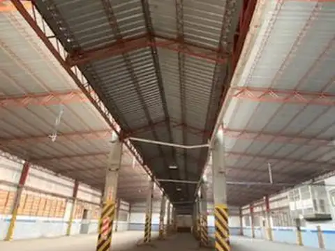 Importante Galpón sobre Av. O. Lagos a metros de Circunvalación