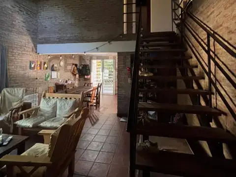 Venta casa 3 dormitorios City Bell entre caminos