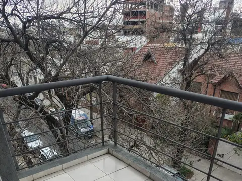 Departamento en Alquiler en Monte Castro, $ 450.000