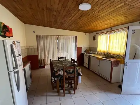 CASA 3 DORM. 2 BAÑOS - Y DPTO PARA ALQUILER - LAGUNA LOBOS