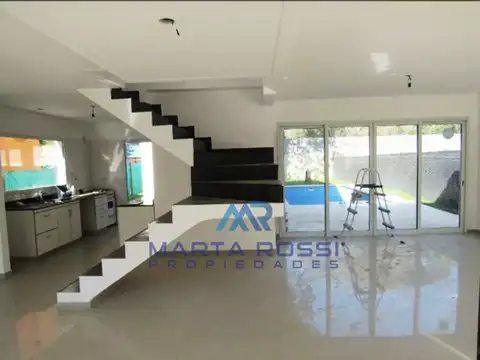 Casa en Venta con 1 cochera