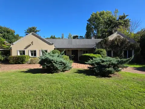 HERMOSO CHALET EN ALQUILER CLUB DE CAMPO "LOS PINGÜINOS"