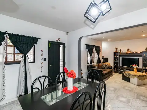 VENTA PH TIPO CASA DE 5 AMBIENTES EN VILLA LYNCH