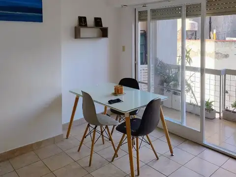 MONO COCINA SEPARADA  BALCON  EN ALQUILER  CON HELADERA CAMA ESTUFA MESA  RECIEN PINTADO