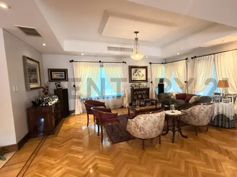 Casa en Venta en Saint Thomas Sur – Doble lote con vista al golf