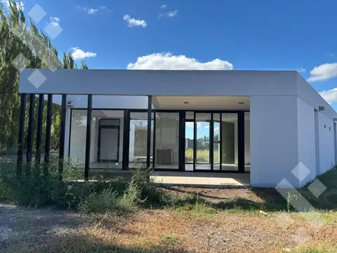 Casa en Venta en General Roca, USD 200.000