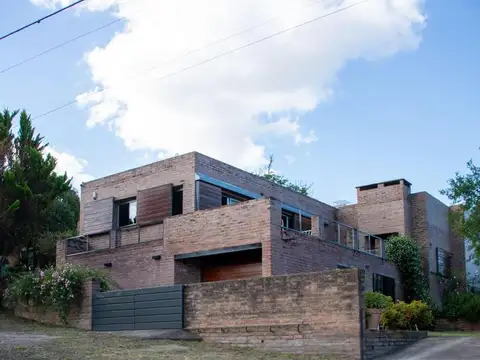 Casa en venta - 3 Dormitorios 1 Baño - Tantí