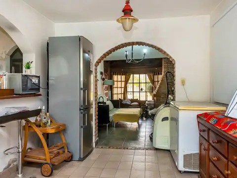 CASA VENTA 3 DORMITORIOS ZONA SUR B° LIMACHE