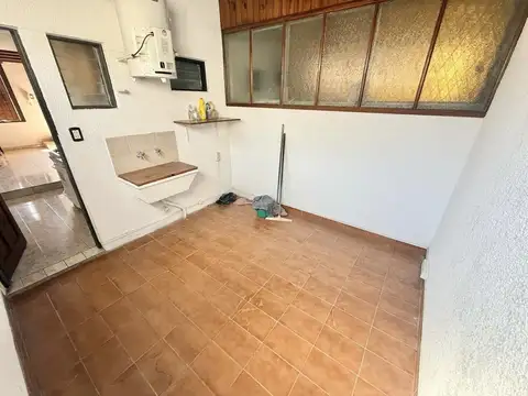 Casa 2 ambientes con 1 baño
