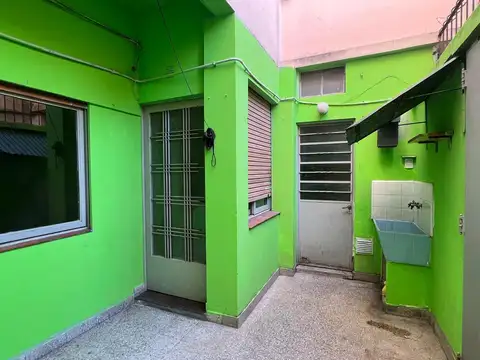 Alquiler PH 2 ambientes con patio en Boedo