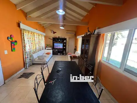 Casa 5 ambientes con 2 baños