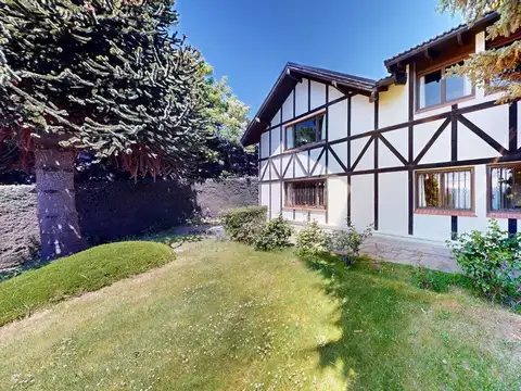 Casa sobre av bustillo con vista al lago