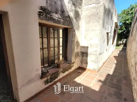 Casa - Venta - Argentina, San Miguel de Tucumán -  Carlos Pellegrini 200