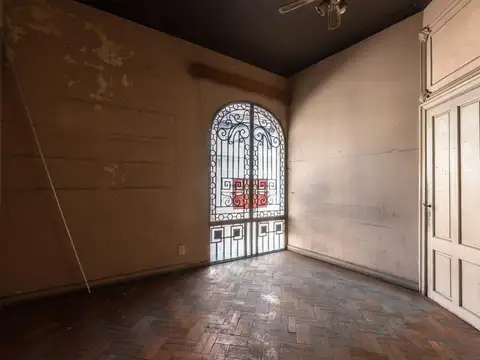 Casa 16 ambientes con 4 baños