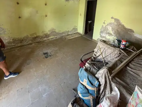 Casa 4 ambientes con 1 baño