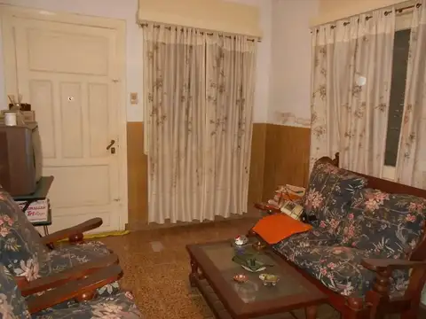Depto Tipo Casa 3 ambientes con 2 baños