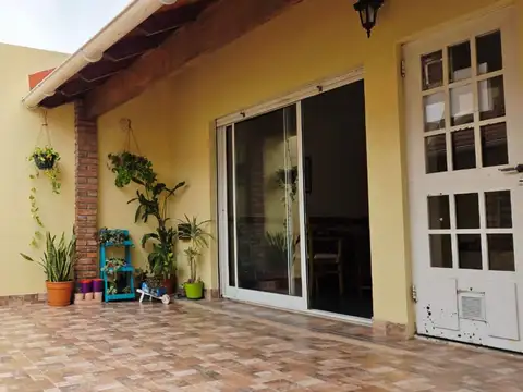 Depto Tipo Casa 4 ambientes con 3 baños