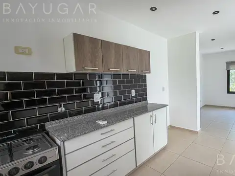 Venta / Casa - Barrio Privado Los  Robles - Apto Crédito