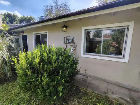 VENTA DE CASA + DEPTO LOTE 10X35 IDEAL 2 FAMILIAS