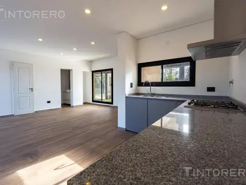 Depto Tipo Casa 3 ambientes con 2 baños