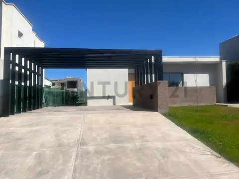 CASA PREMIUM EN VENTA BARRIO PRIVADO "TIERRAS ALTAS"LUJAN DE CUYO