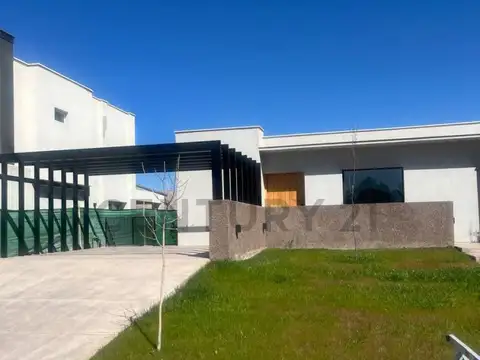 TERRADA 6400, Piso 0