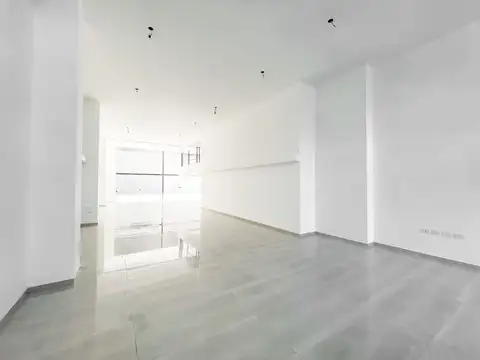 LOCAL C/PATIO DESCUBIERTO, SUBSUELO Y COCHERAS