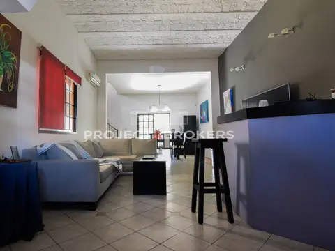 Casa 5 ambientes con 3 baños
